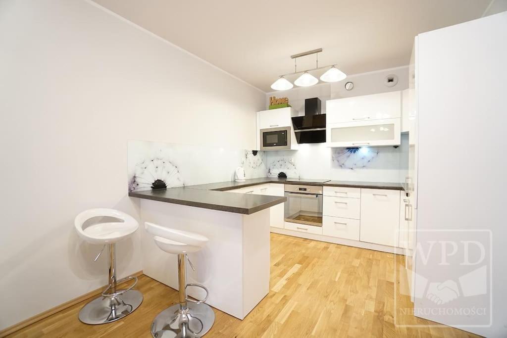 Modern Apartment-City Center-New Building-Garage Wrocław Extérieur photo